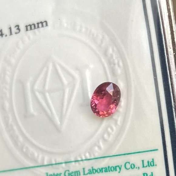 Natural Mozambique Tourmaline - IGL Certified 1.189 Carat Oval Pink Gemstone - Picture 3 of 3